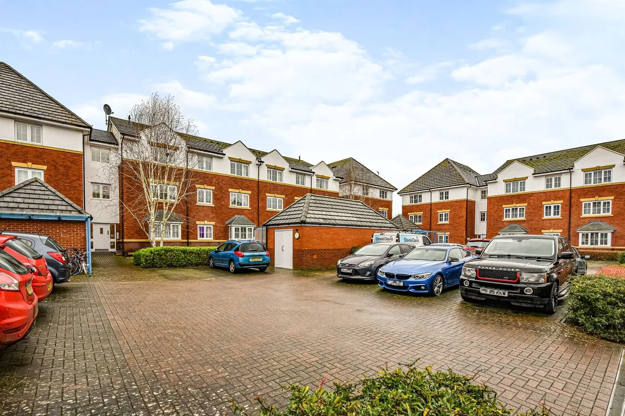 White Horse Way, Devizes, SN10, photo 13