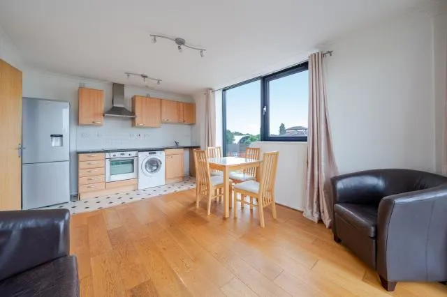 Bath Road, Slough, SL1, photo 4