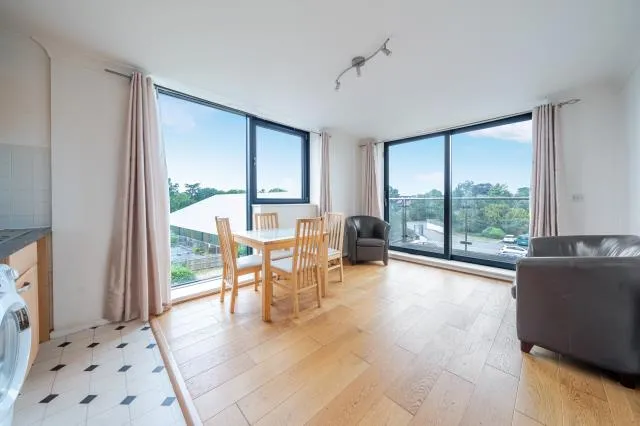 Bath Road, Slough, SL1, photo 3