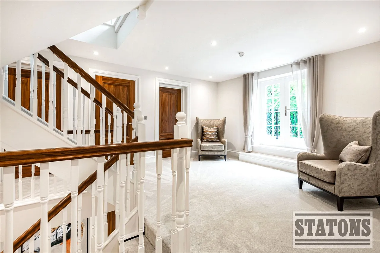 Cullinan Close, Cuffley, Hertfordshire, EN6 4FF, photo 14