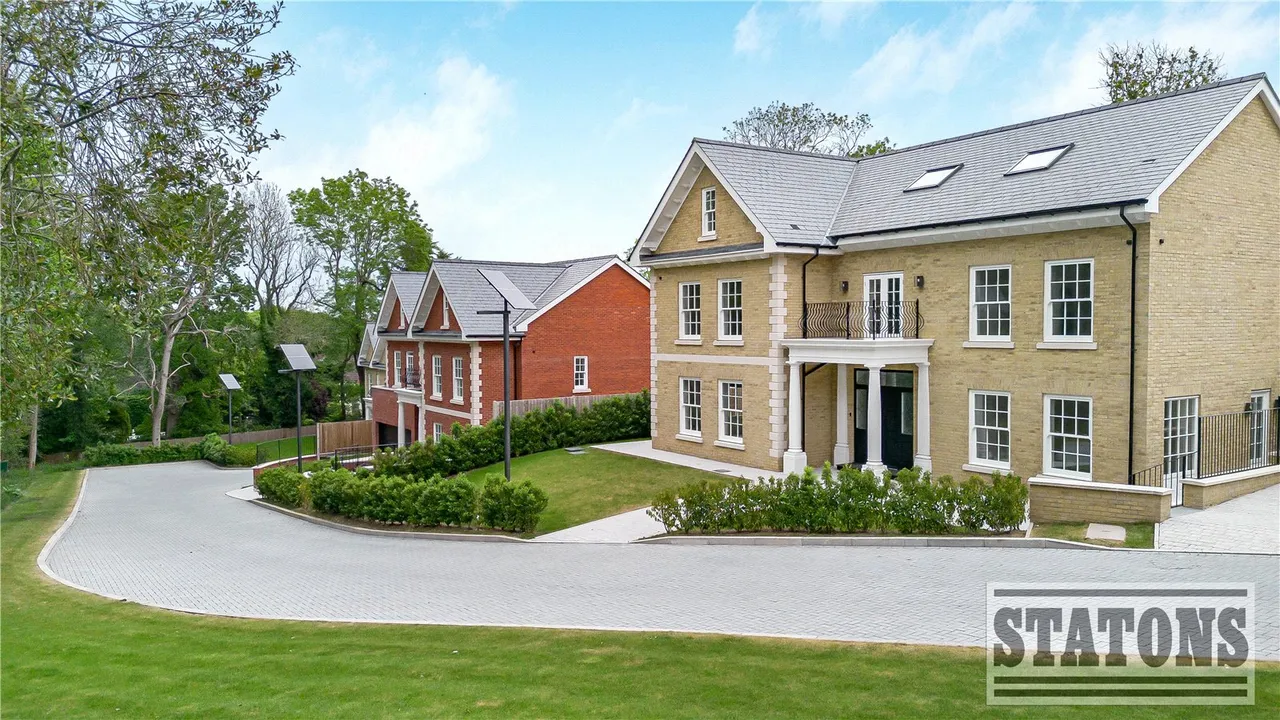 5 bed house for sale — Cullinan Close, Cuffley, Hertfordshire, EN6 4FF