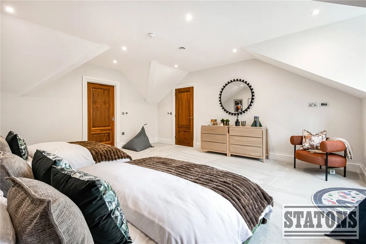 Cullinan Close, Cuffley, Hertfordshire, EN6 4FF, photo 16