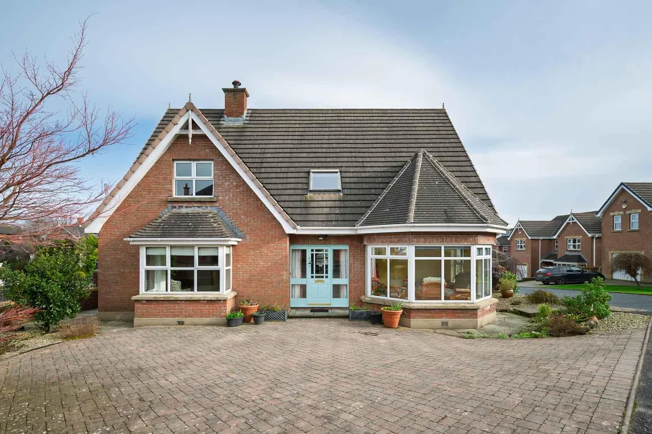 4 bed house for sale, Mealough Road, Drumbo, BT27