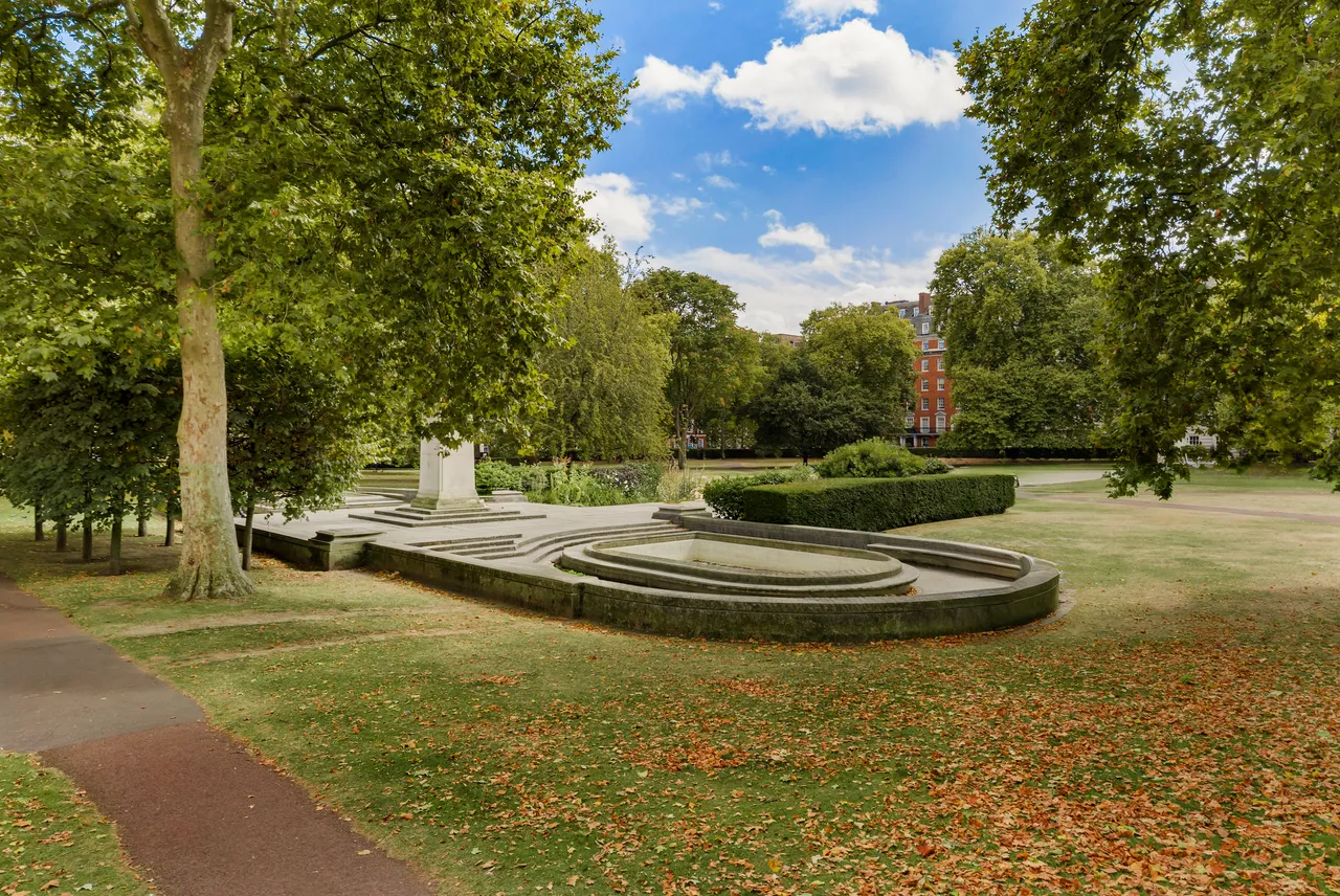 Grosvenor Square, Westminster, London, photo 12