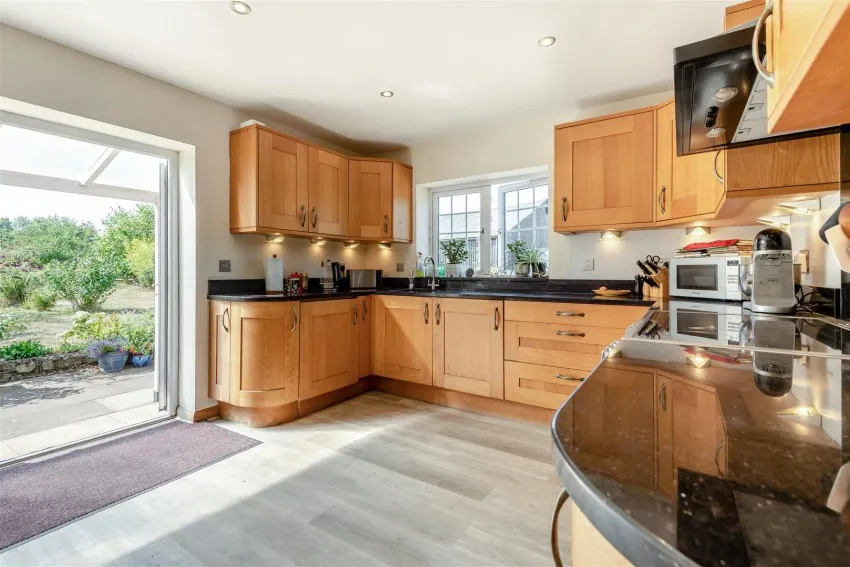 Ledbury Road Crescent, Staunton, photo 12