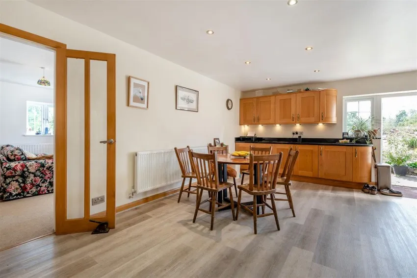 Ledbury Road Crescent, Staunton, photo 17