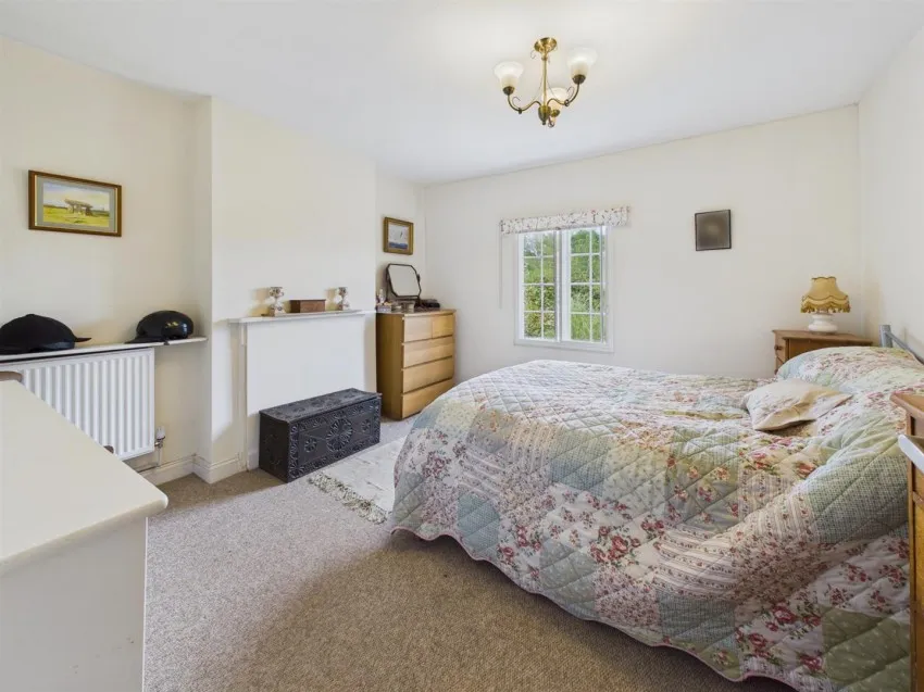 Ledbury Road Crescent, Staunton, photo 15