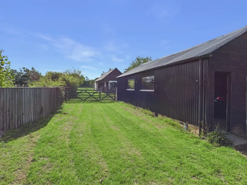 Ledbury Road Crescent, Staunton, photo 37