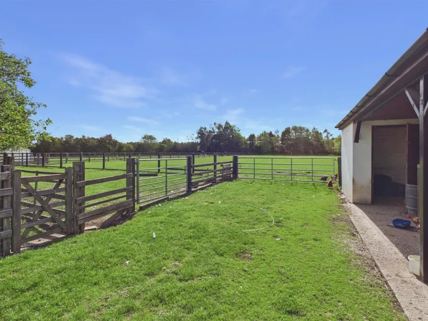 Ledbury Road Crescent, Staunton, photo 36