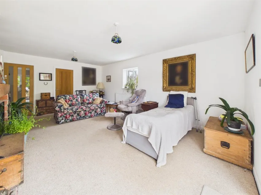 Ledbury Road Crescent, Staunton, photo 18