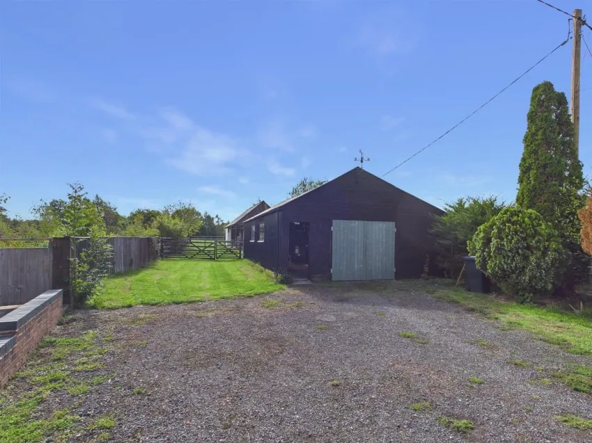 Ledbury Road Crescent, Staunton, photo 24