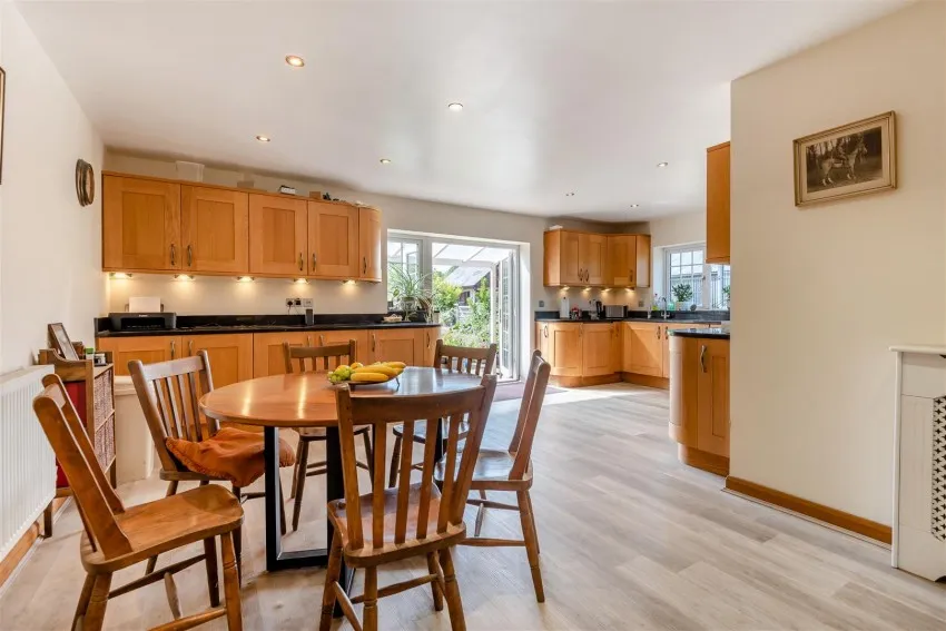 Ledbury Road Crescent, Staunton, photo 8