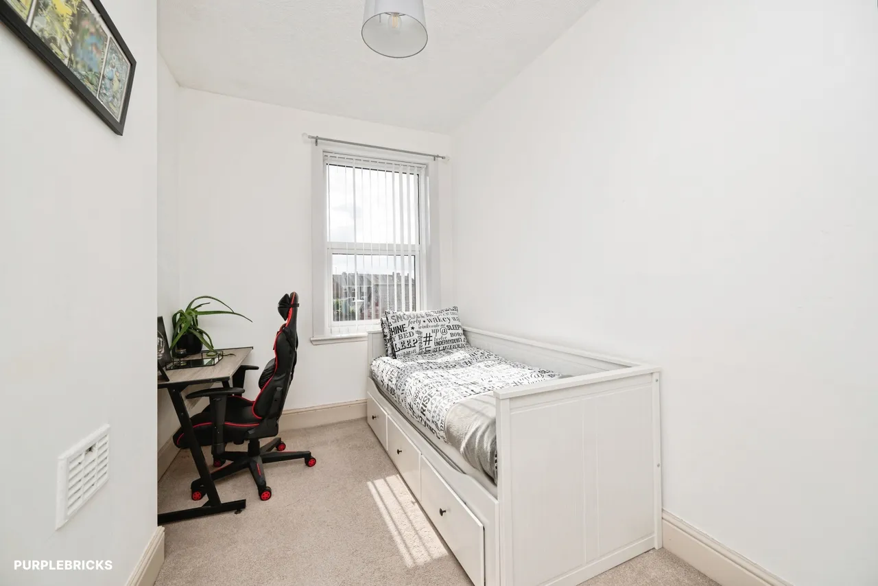 Lodgefield Road, Halesowen, B62, photo 16