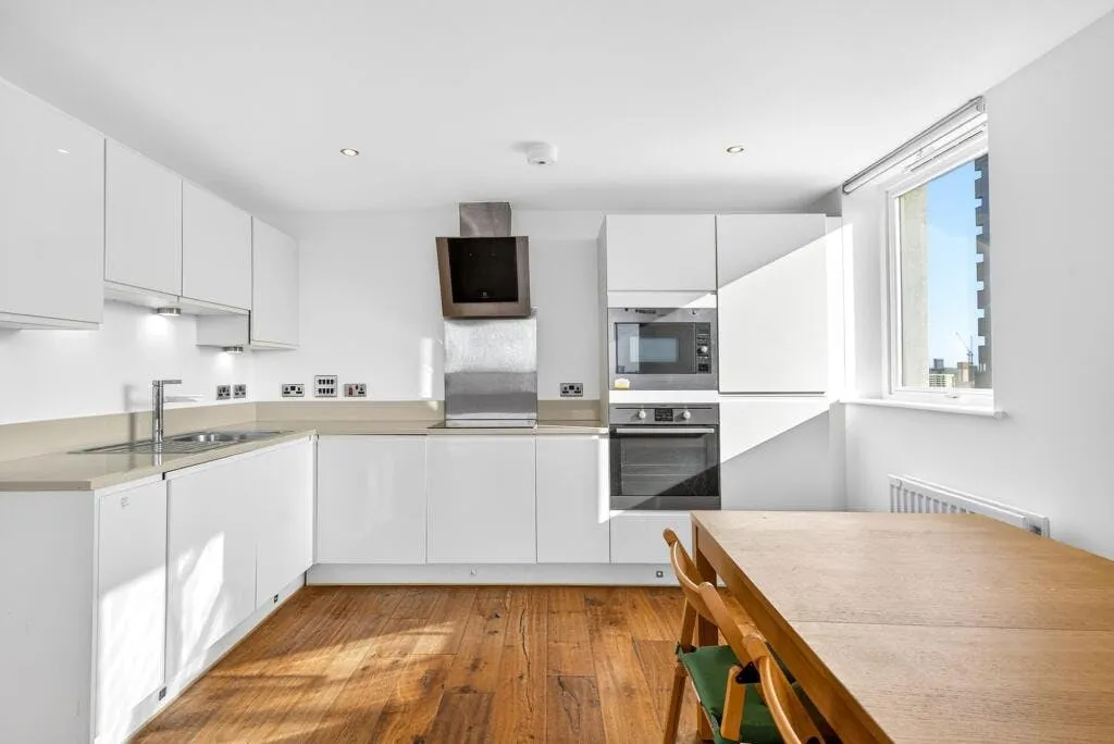 2 bed flat for sale — Rainhill Way, Mallard Point, E3
