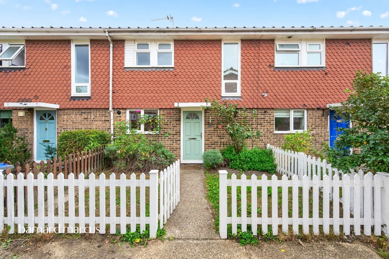 3 bed house for sale — Britannia Road, Surbiton