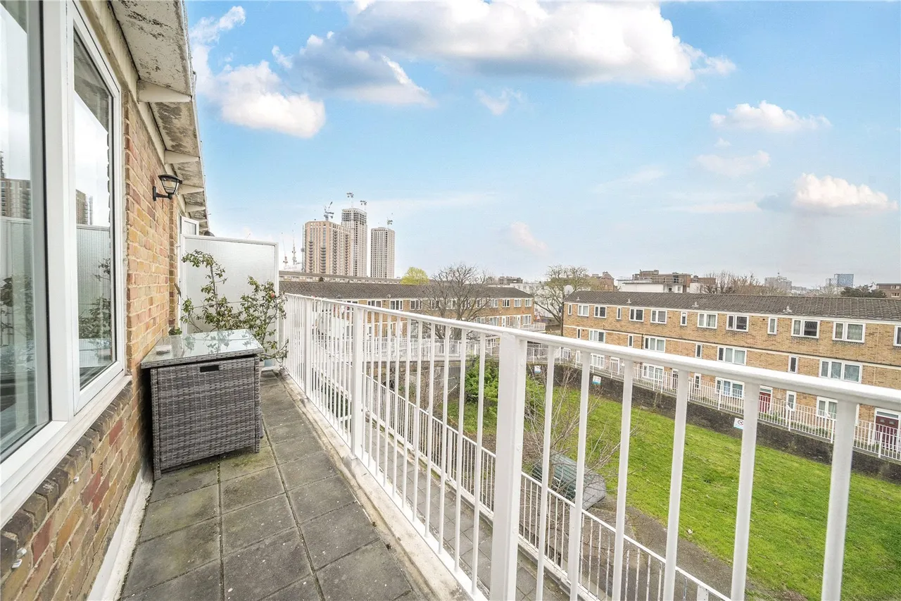 Amina Way, London, SE16, photo 5