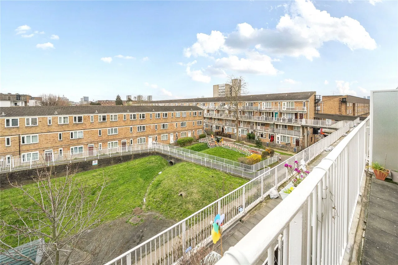 Amina Way, London, SE16, photo 9