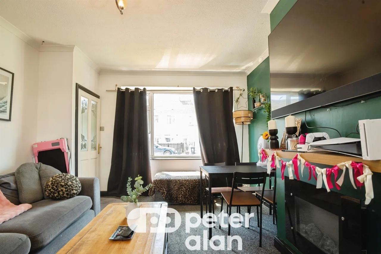 Maesglas Road, Newport, NP20, photo 6