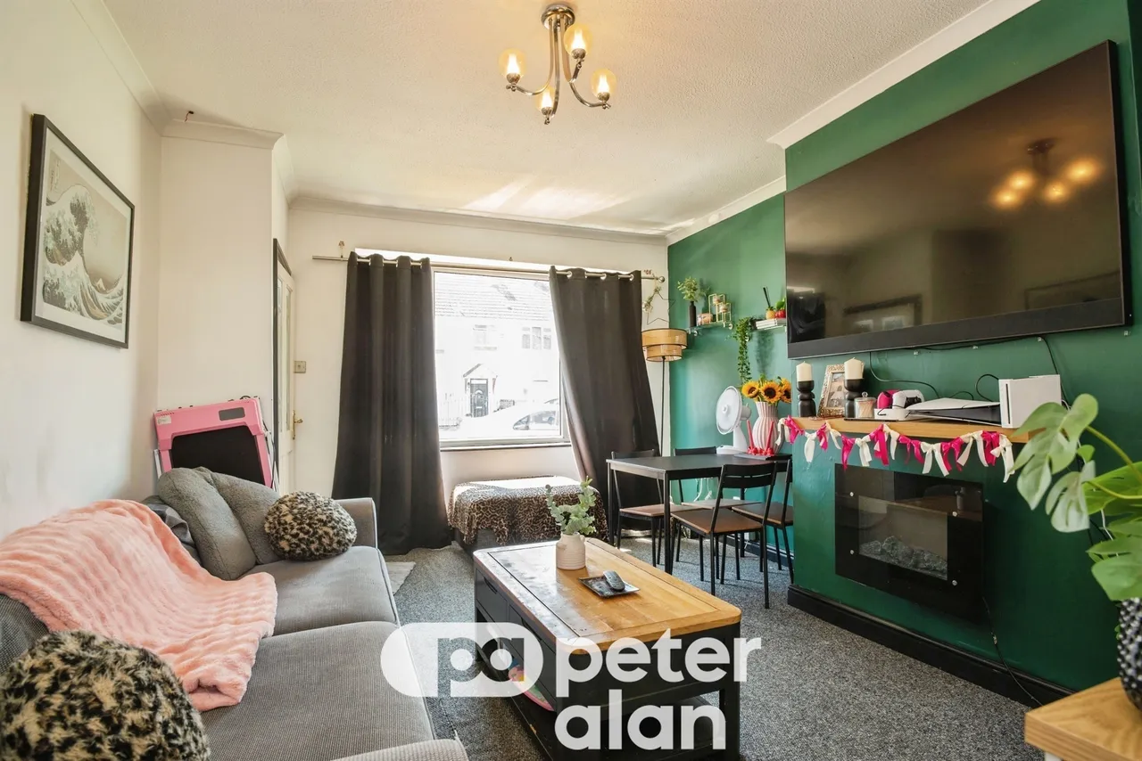 Maesglas Road, Newport, NP20, photo 3