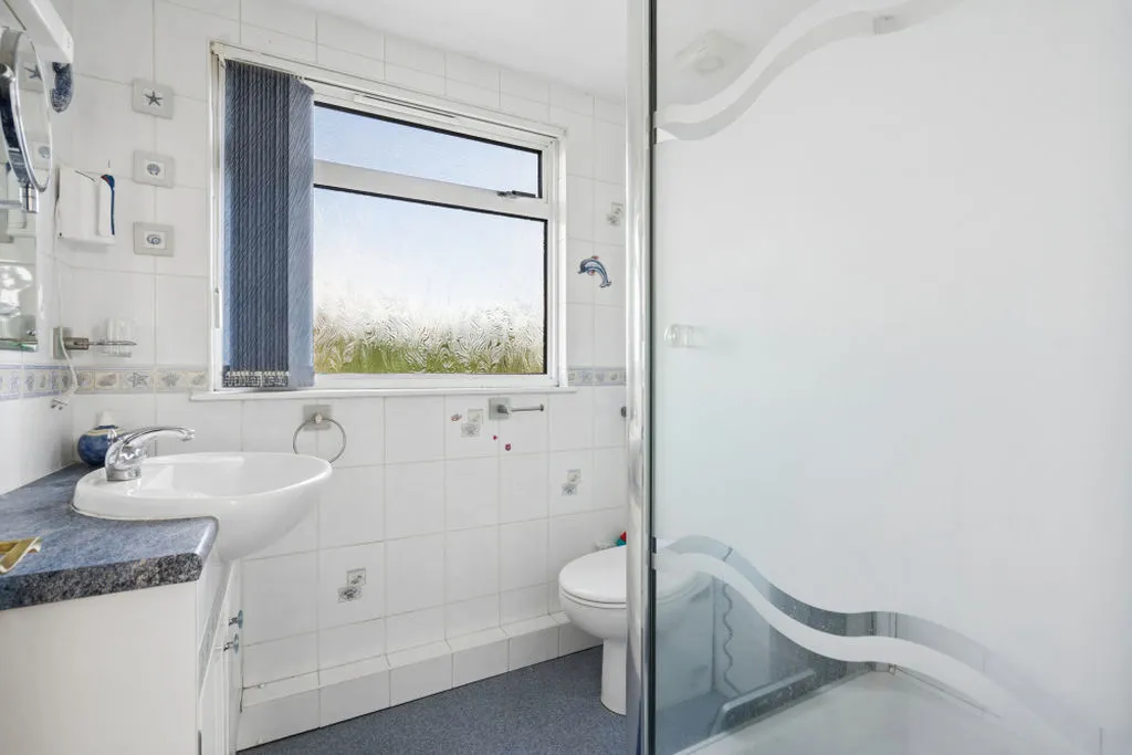 Broom Hill, Cookham, SL6, photo 7