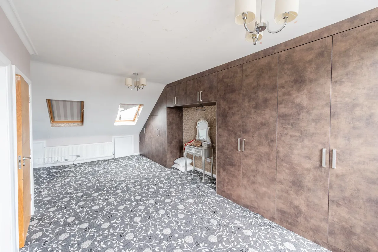 London, NW9, photo 6