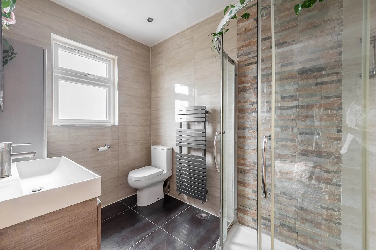 London, NW9, photo 10