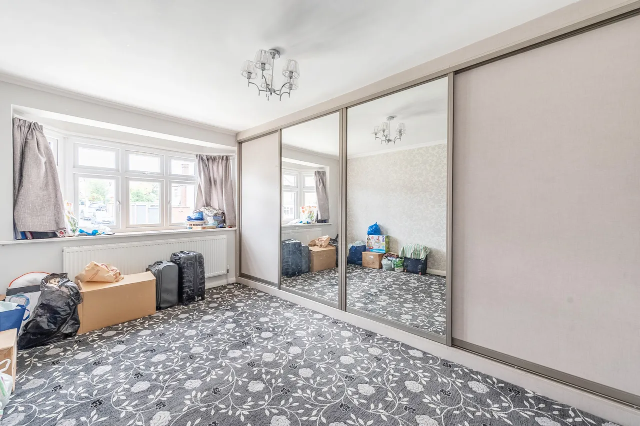 London, NW9, photo 13