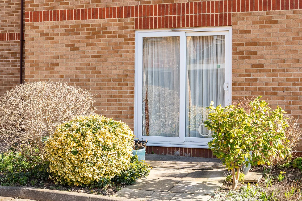 Hartfield Court, Collett Road, Ware, SG12 7LT, photo 2