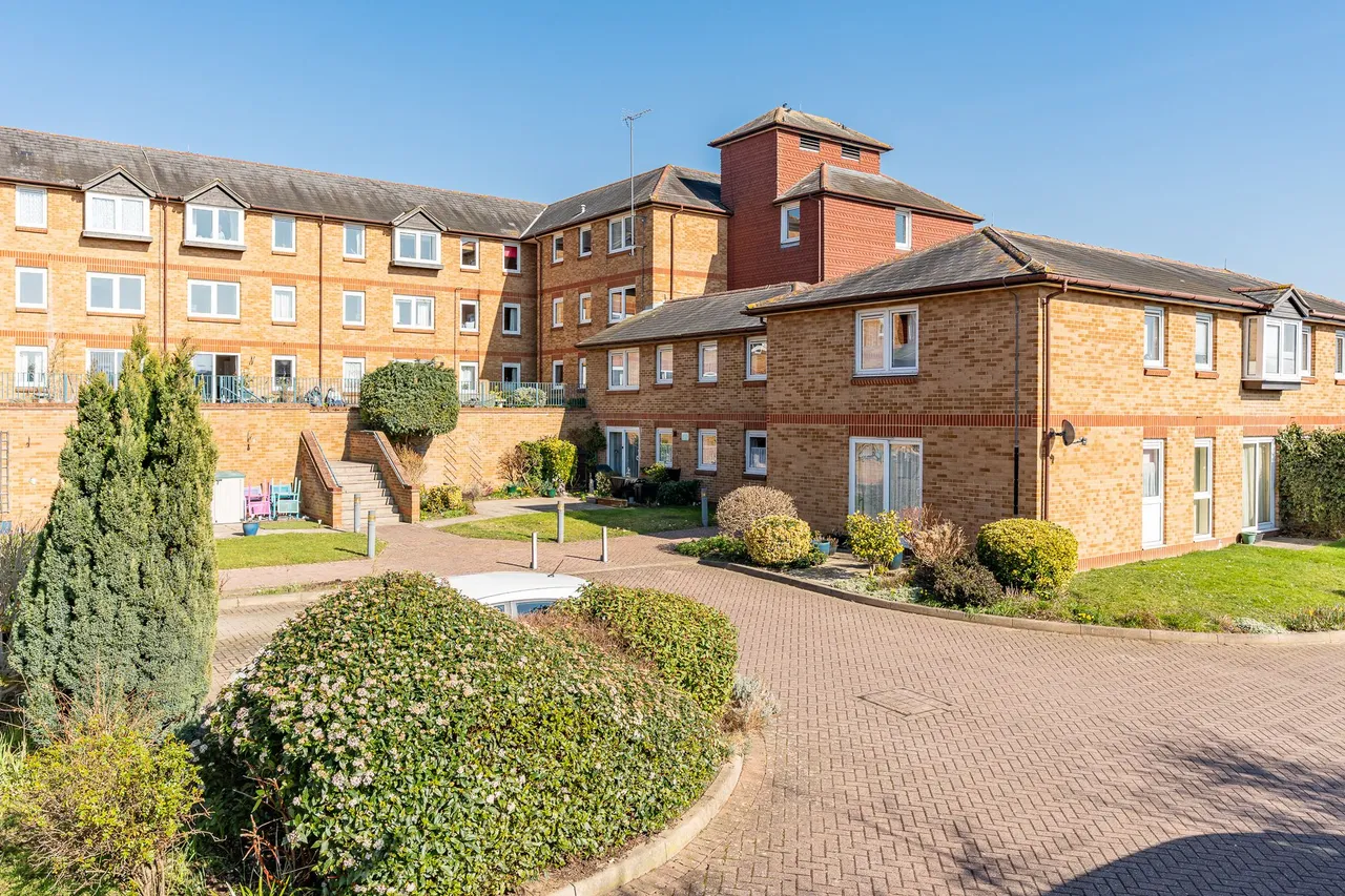 Hartfield Court, Collett Road, Ware, SG12 7LT, photo 12