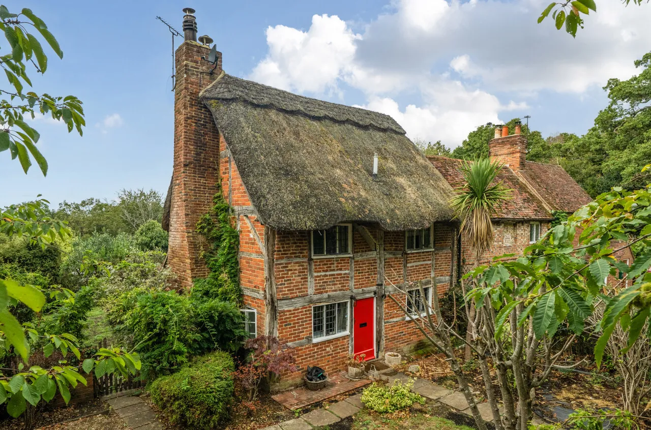 2 bed house for sale — Bunglers Hill Road, Farley Hill, Reading, Berkshire, RG7 1TN