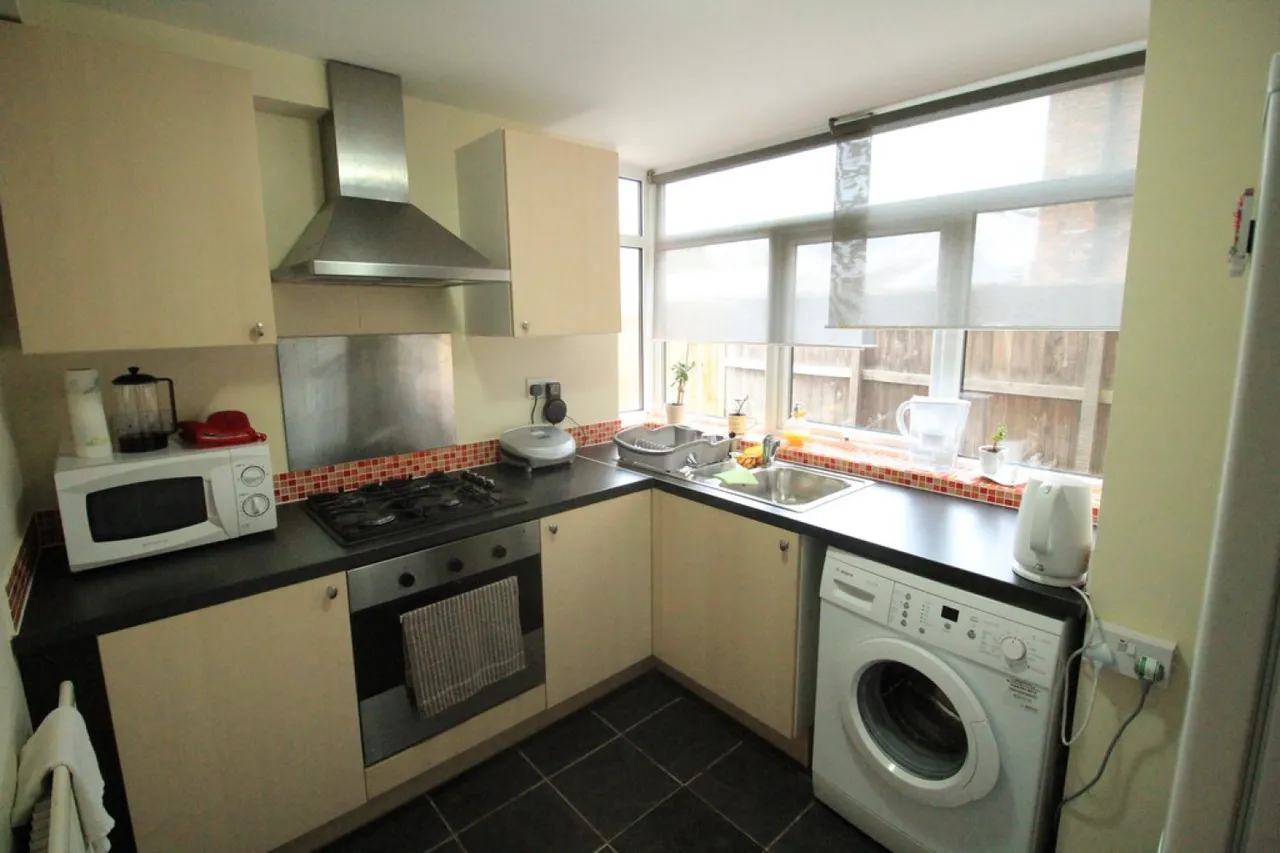 Ringwood Crescent, Wollaton, NG8, photo 2