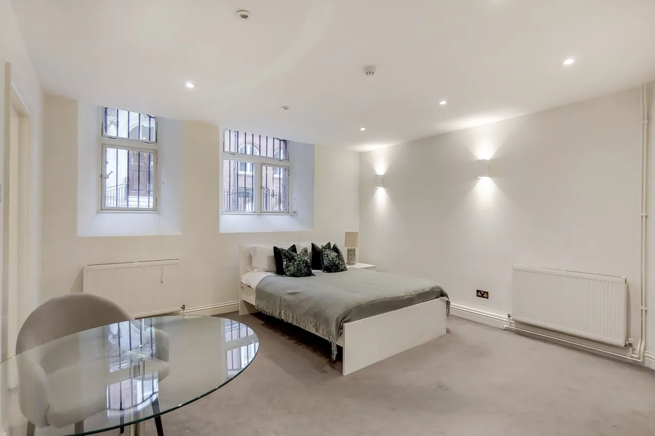 flat to rent — Basement Flat 1, Kimmerston House, 1 Udall Street, London