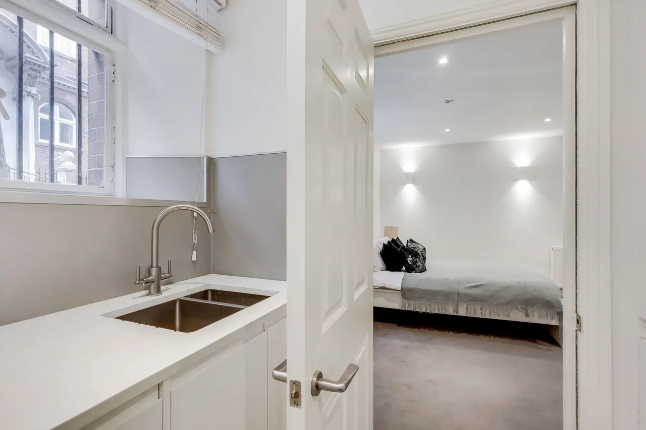 Basement Flat 1, Kimmerston House, 1 Udall Street, London, photo 8