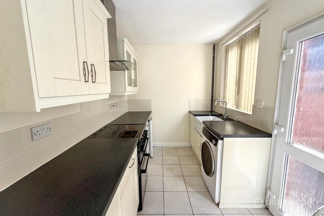 Manor Court Road, Nuneaton, CV11, photo 13