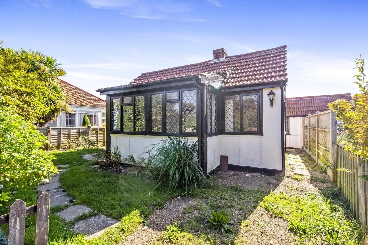 2 bed house for sale — The Poplars, Ferring