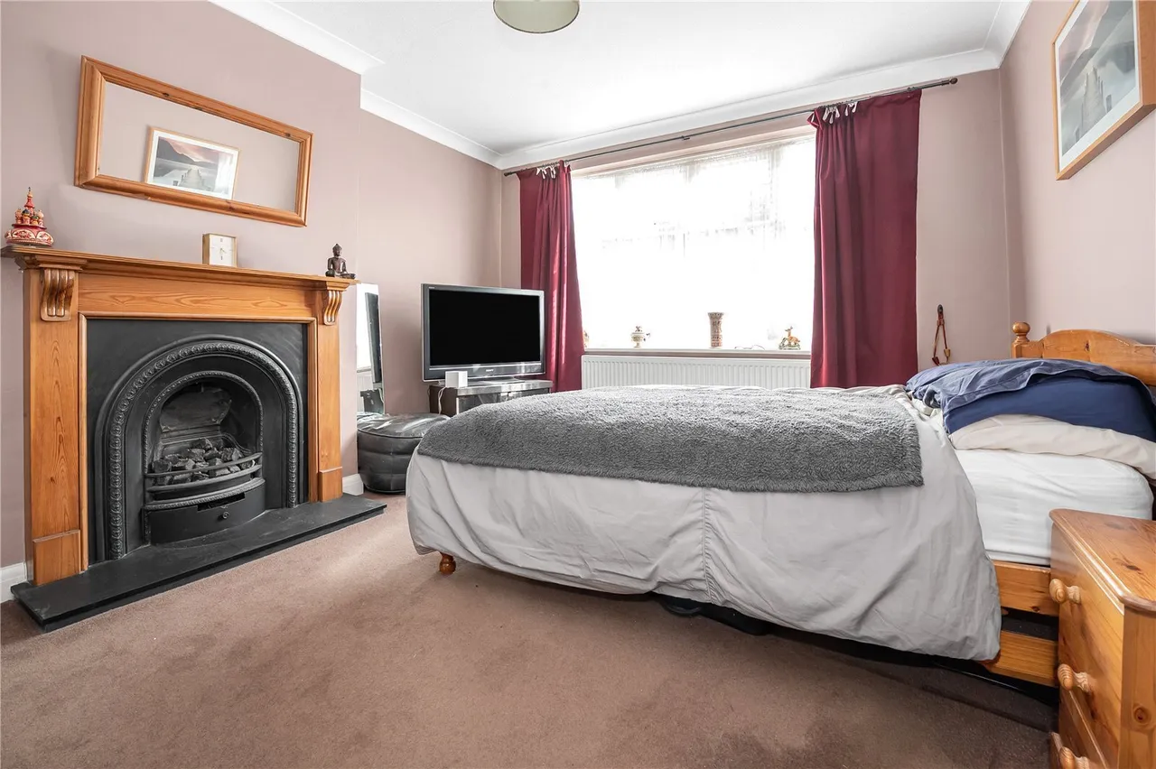 Rydal Gardens, Whitton, TW3, photo 6