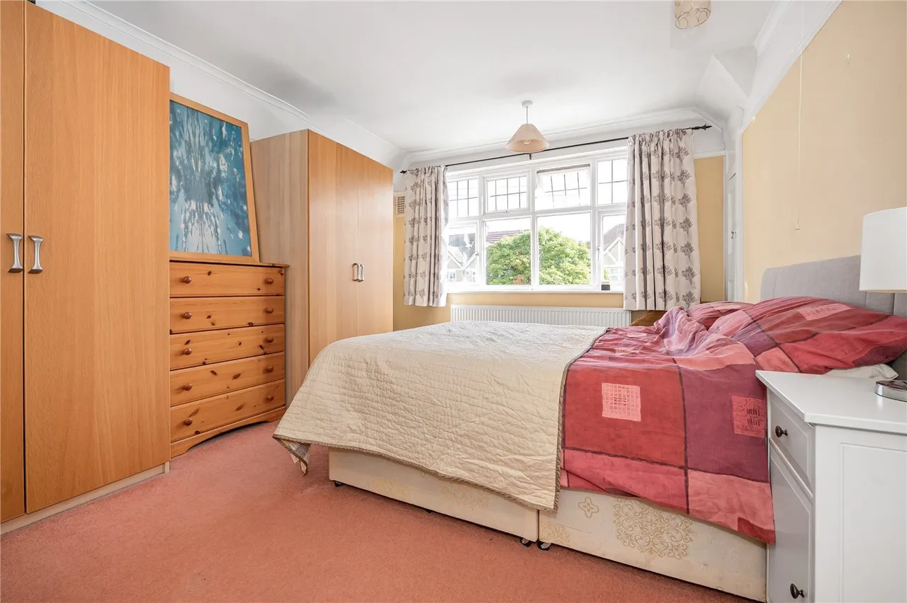 Rydal Gardens, Whitton, TW3, photo 7