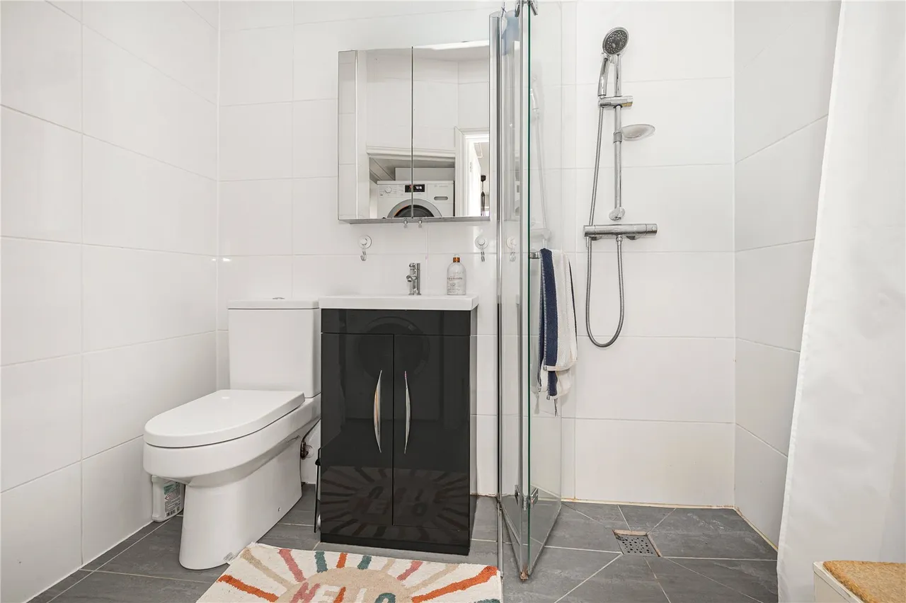 Rydal Gardens, Whitton, TW3, photo 11