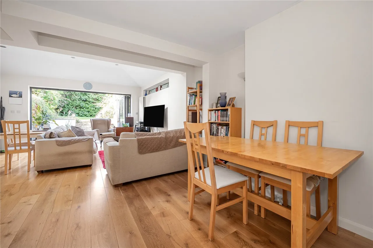 Rydal Gardens, Whitton, TW3, photo 4