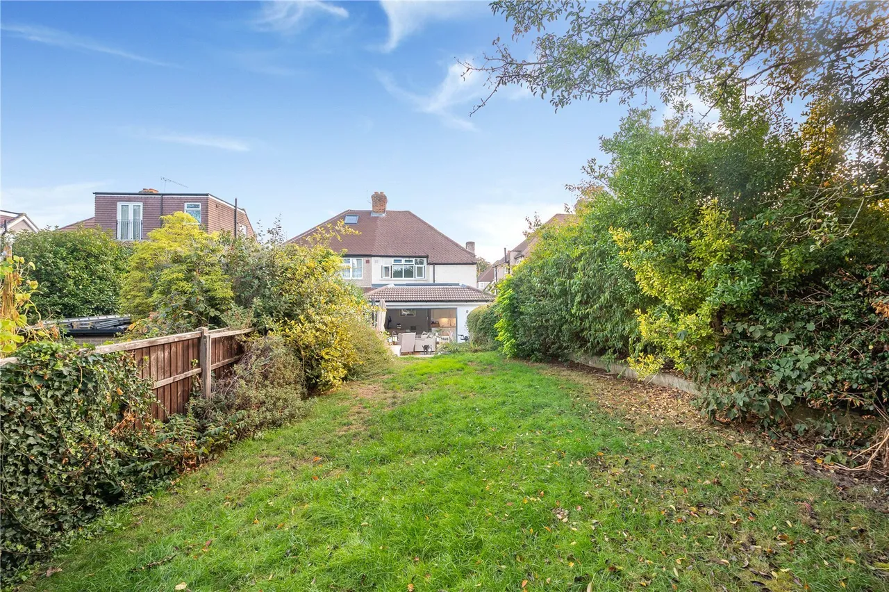Rydal Gardens, Whitton, TW3, photo 14