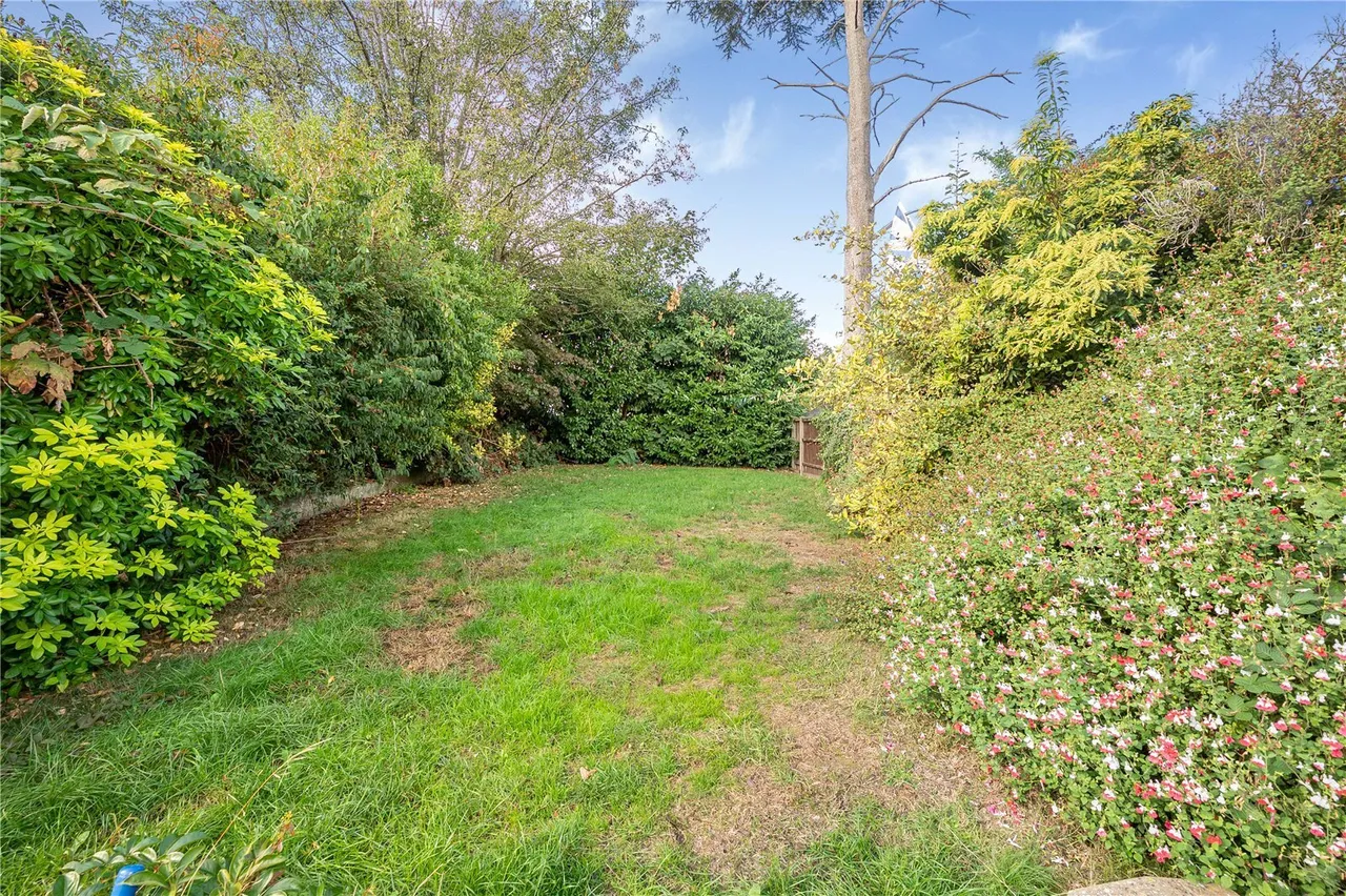 Rydal Gardens, Whitton, TW3, photo 15