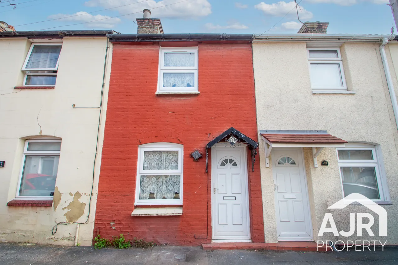 2 bed house to rent, Sun Road, Swanscombe, DA10