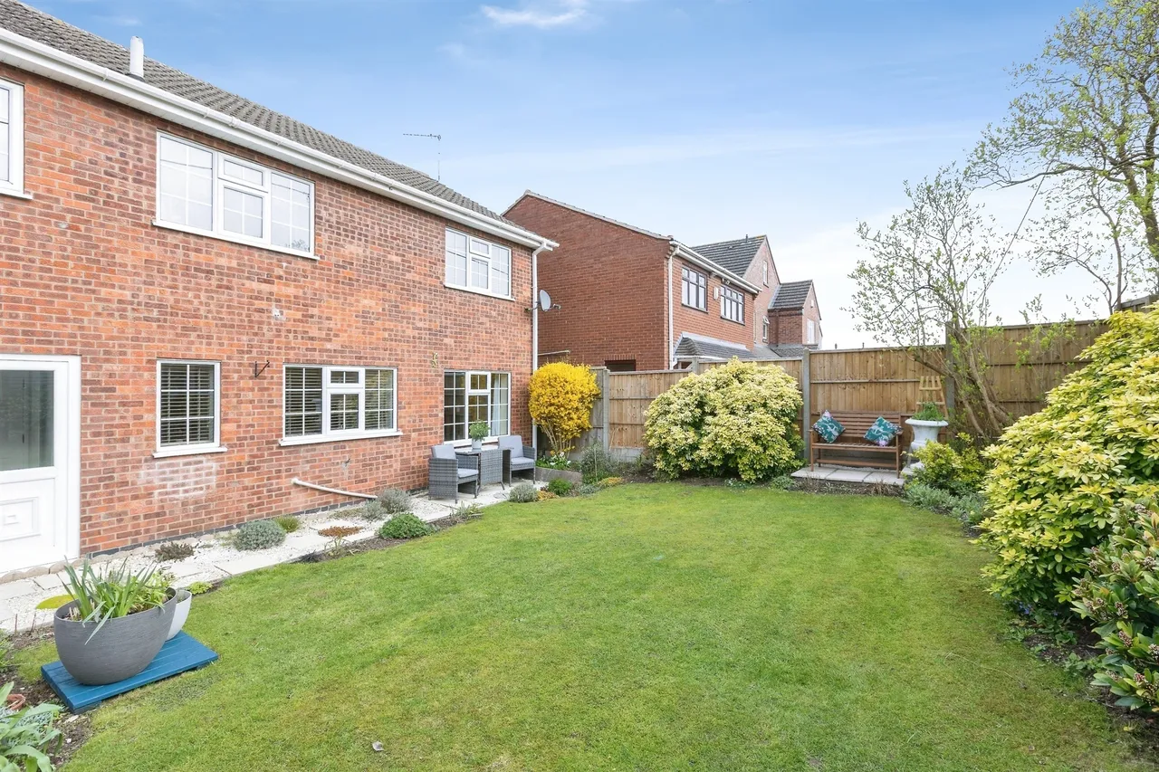 Gartree Crescent, Earl Shilton, LE9, photo 3