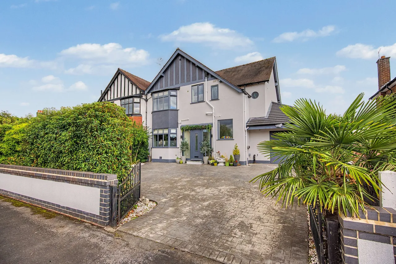 4 bed house for sale, Knutsford Road, Warrington
