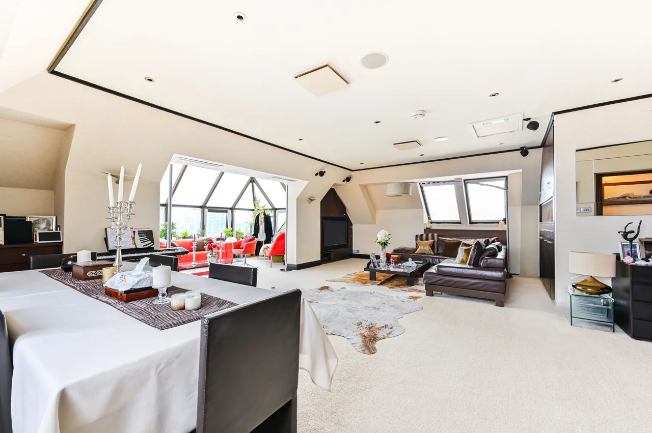 3 bed flat for sale — 121 Watermans Quay, Regent on the River, William Morris Way, London