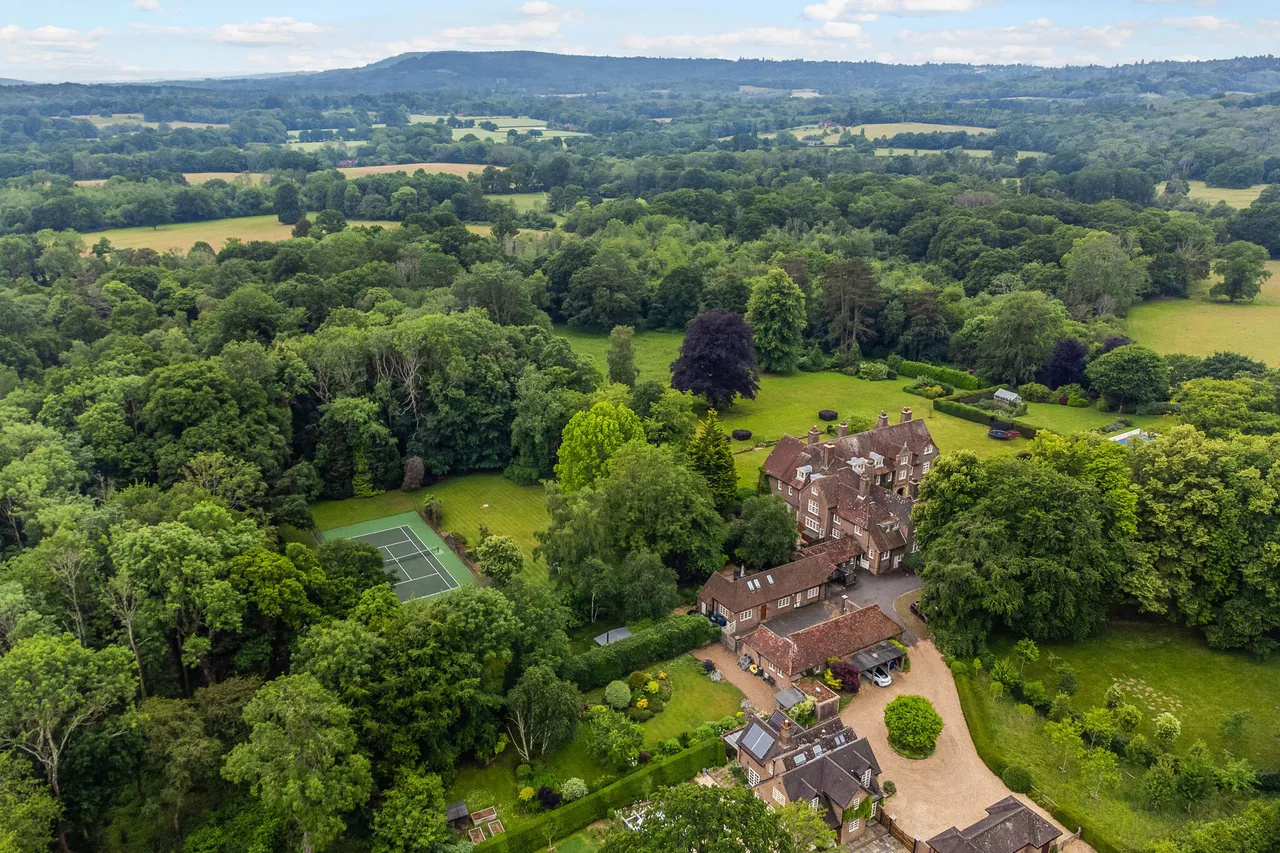 Pook Hill, Chiddingfold, GU8, photo 11