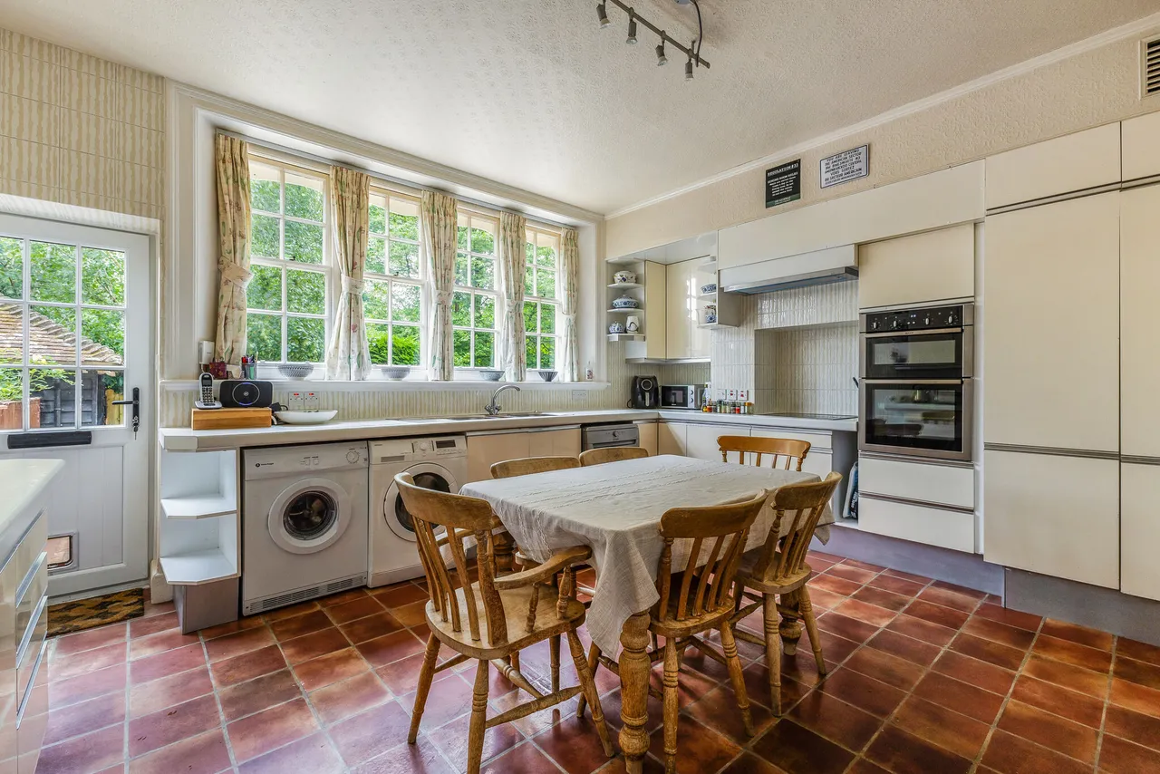 Pook Hill, Chiddingfold, GU8, photo 9