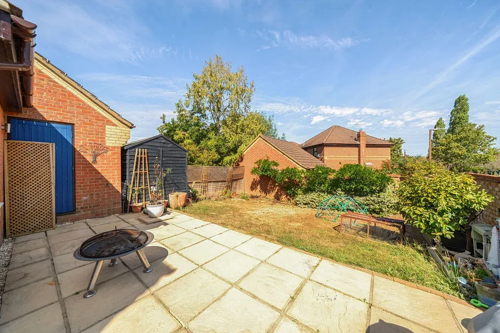 Sweetlands Corner, Kents Hill, Milton Keynes, Buckinghamshire, MK7 6DR, photo 13