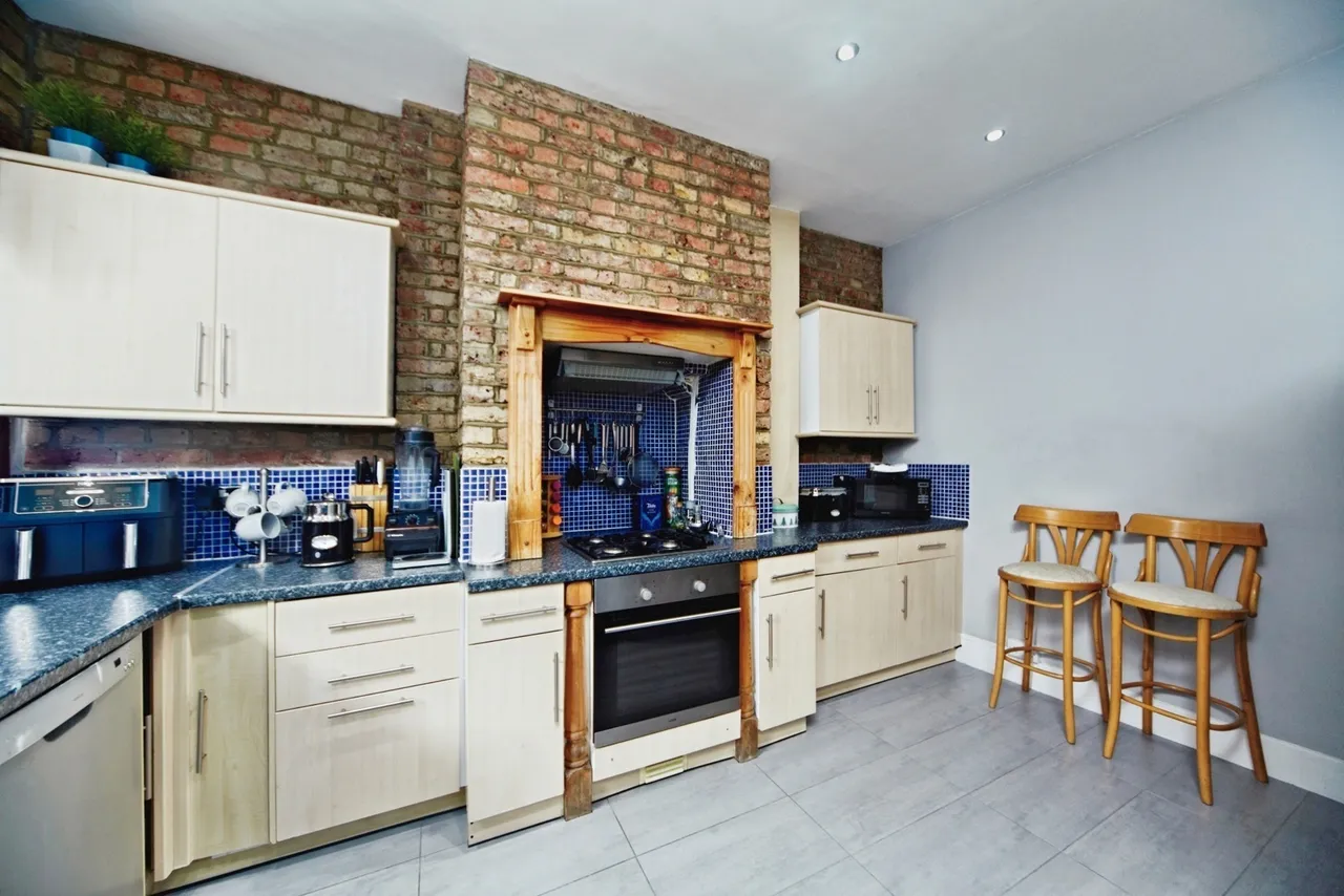 3 bed flat for sale — London Road, CROYDON, Surrey, CR0