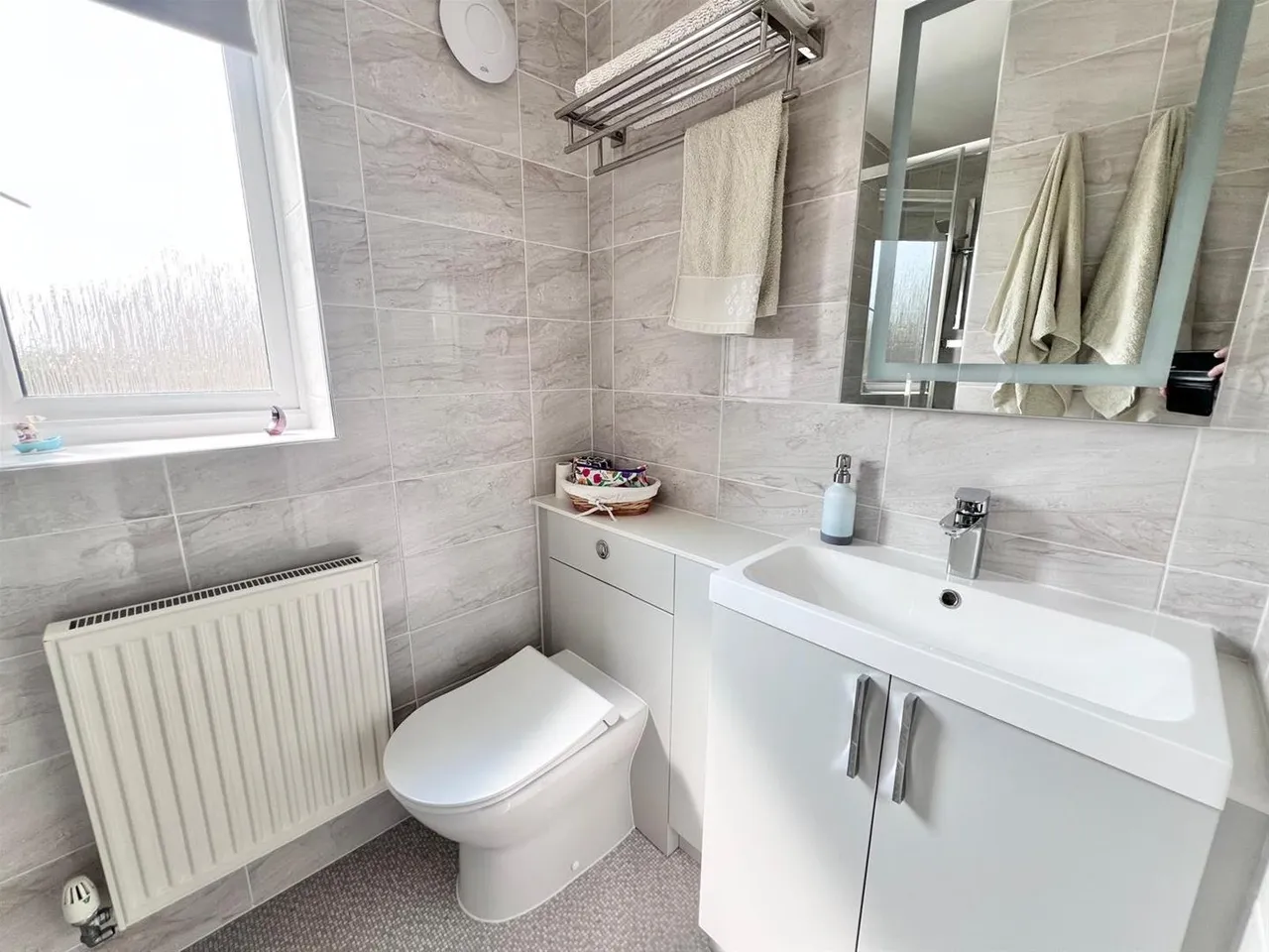 Kingfisher Avenue, Gillingham SP8 4GL, photo 12